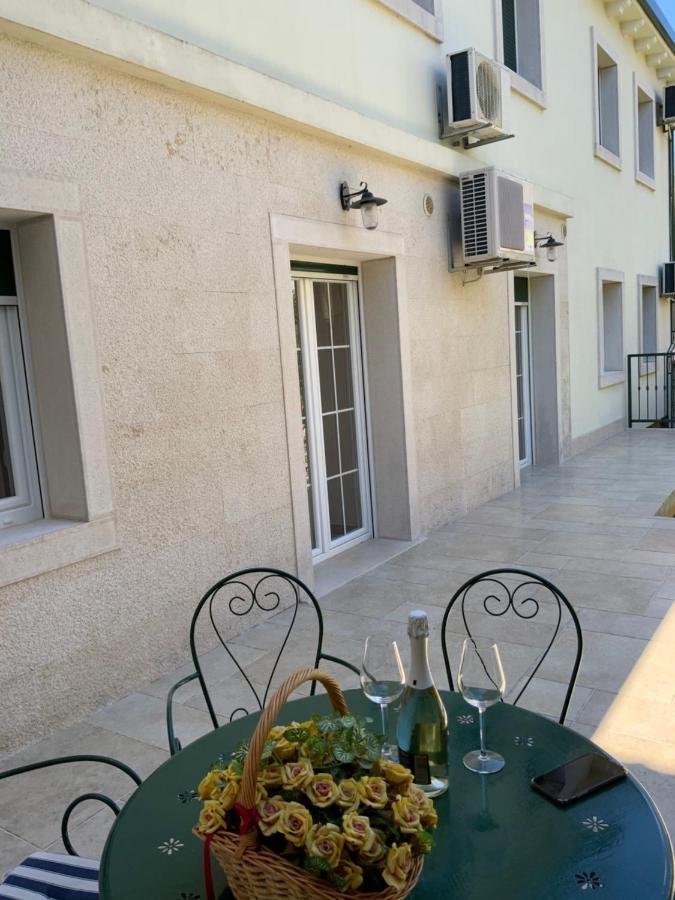 Apartment Provance Pula Luaran gambar